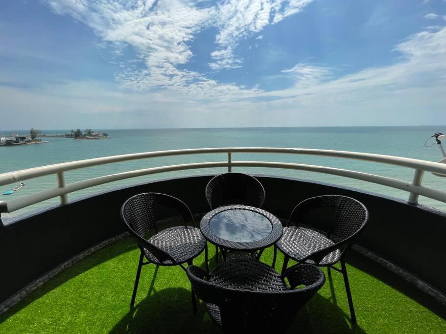 The Arena Tanjung Tuan Port Dickson Apartment Bagian luar foto