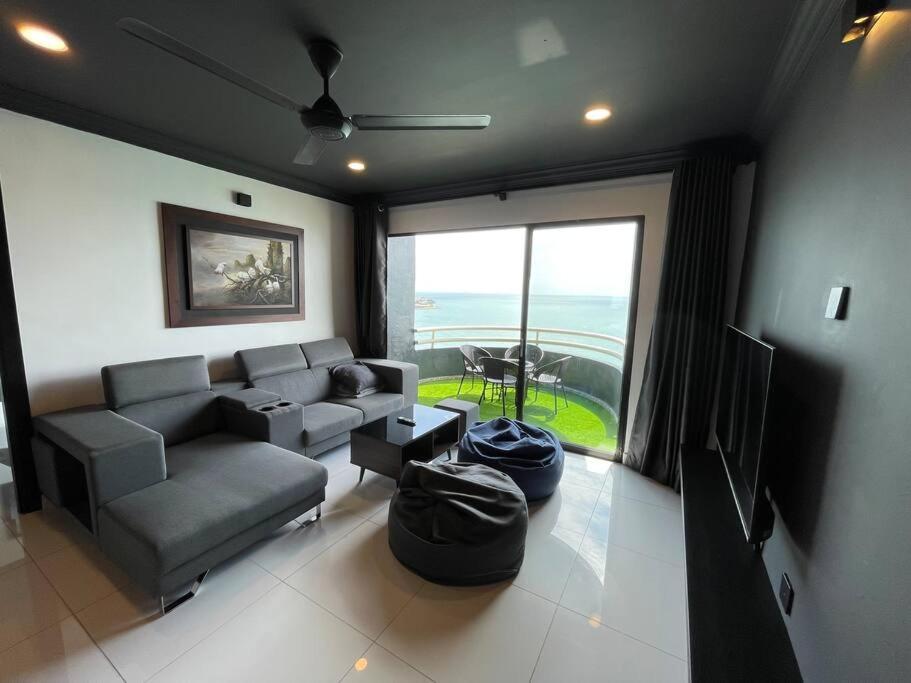 The Arena Tanjung Tuan Port Dickson Apartment Bagian luar foto