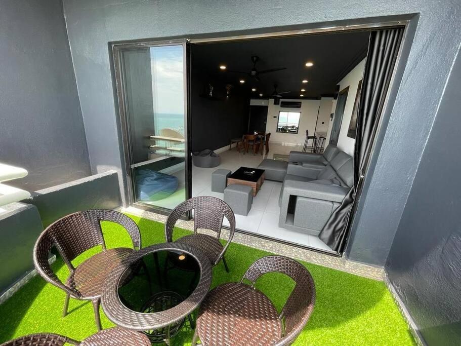 The Arena Tanjung Tuan Port Dickson Apartment Bagian luar foto